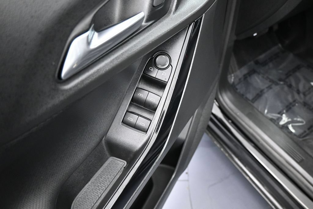 Used 2025 Chevrolet Equinox LT FWD image 14