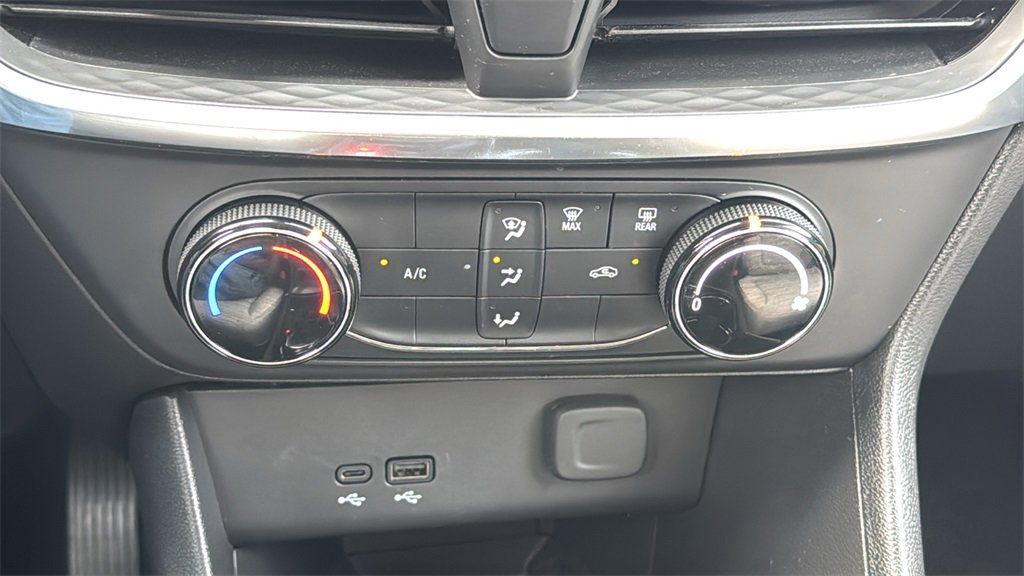 Used 2024 Buick Encore GX Preferred image 35