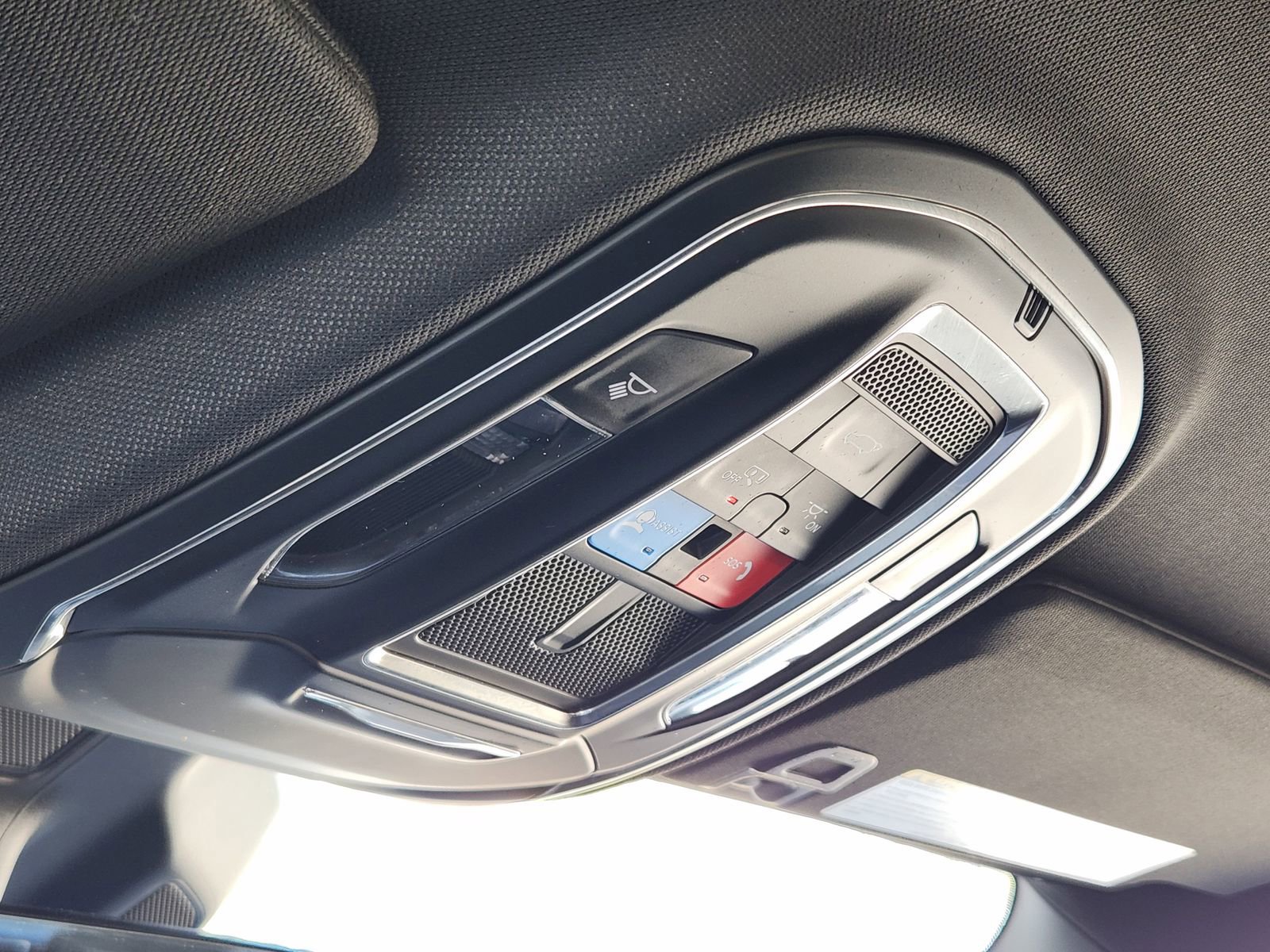 Used 2025 Jeep Grand Cherokee Laredo w/ Luxury Tech Group I image 27