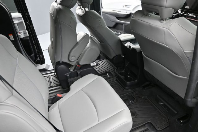 Certified 2026 Toyota Sienna XLE AWD/4WD image 20