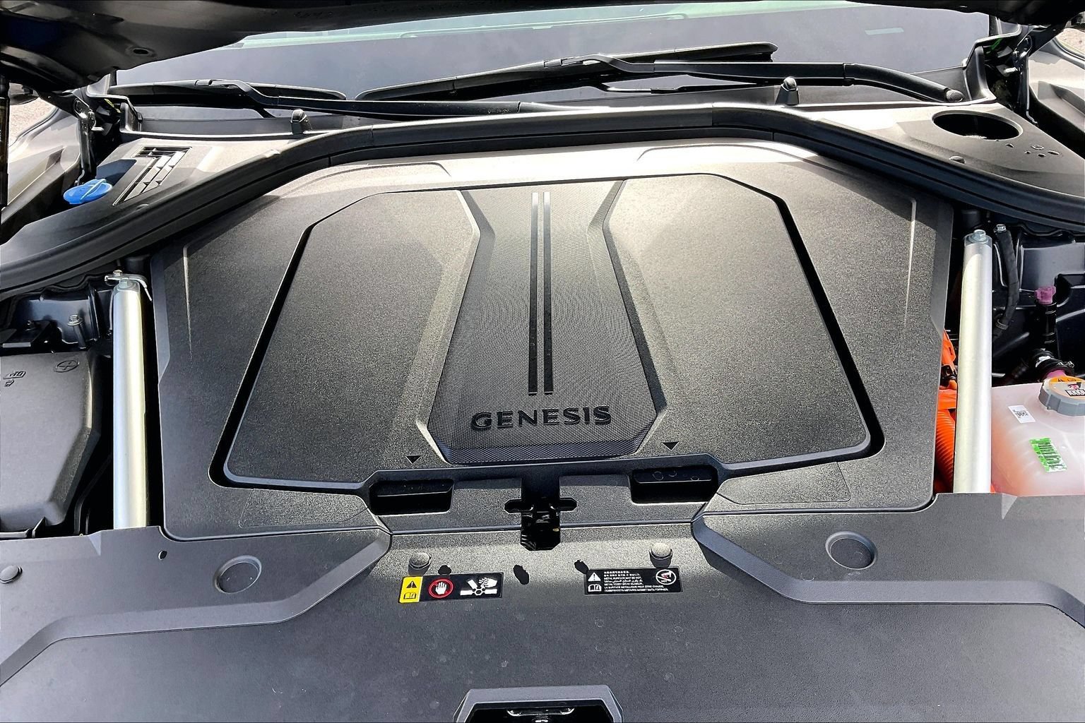 Used 2025 Genesis Electrified GV70 AWD/4WD image 30