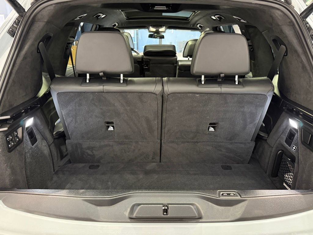 Used 2025 BMW X7 M60i image 29