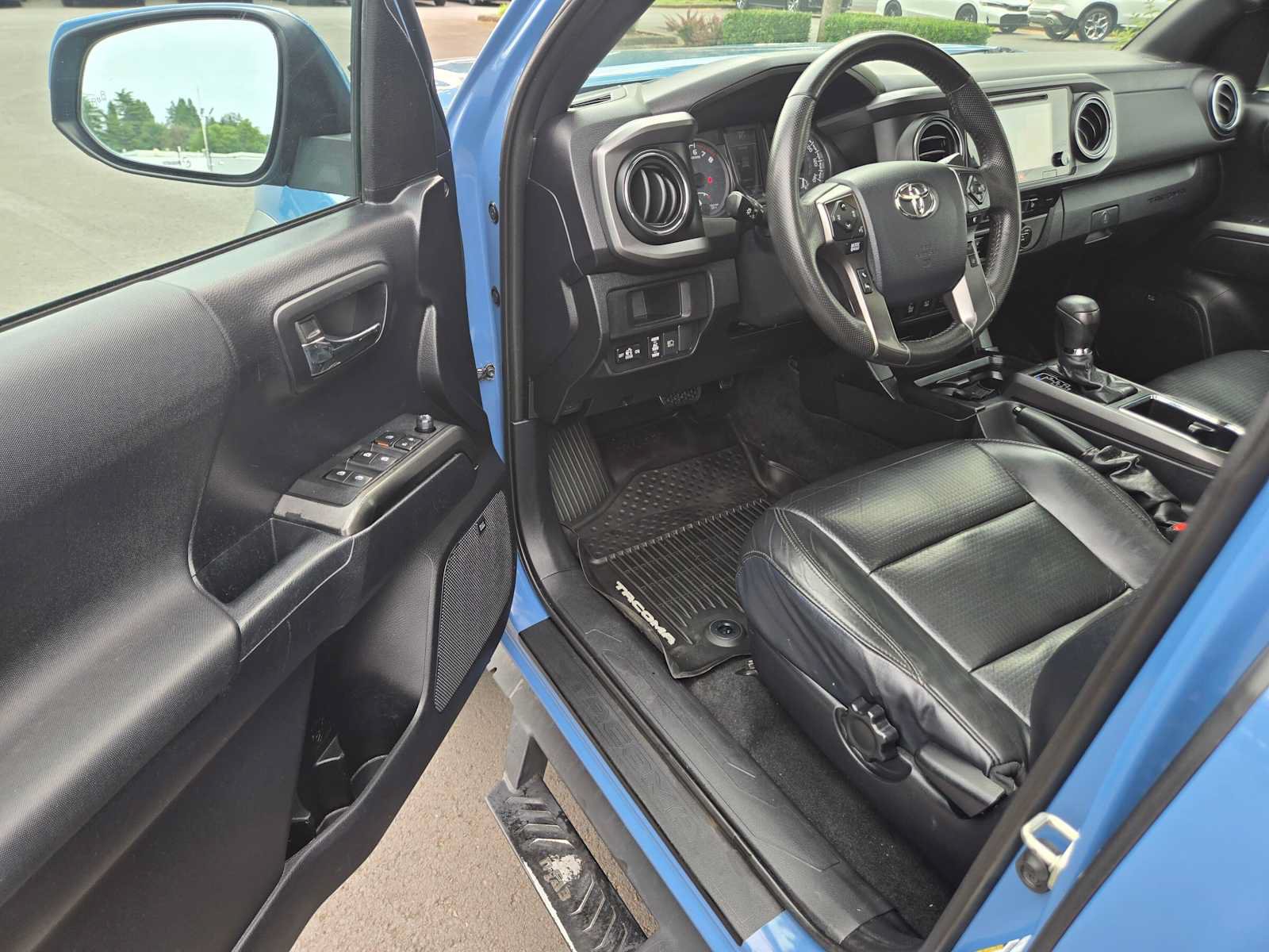 Used 2019 Toyota Tacoma TRD Off-Road AWD/4WD image 21