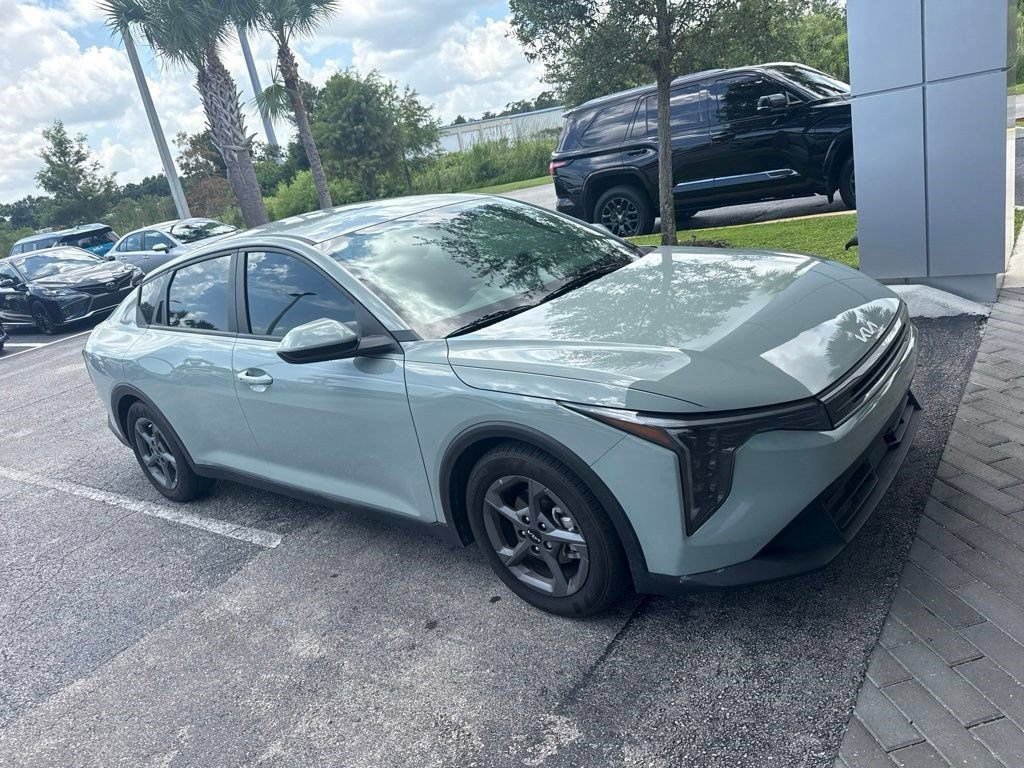 Certified 2025 Kia K4 FWD image 2