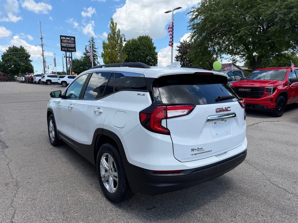Certified 2024 GMC Terrain SLE w/ Driver Convenience Package FWD image 7