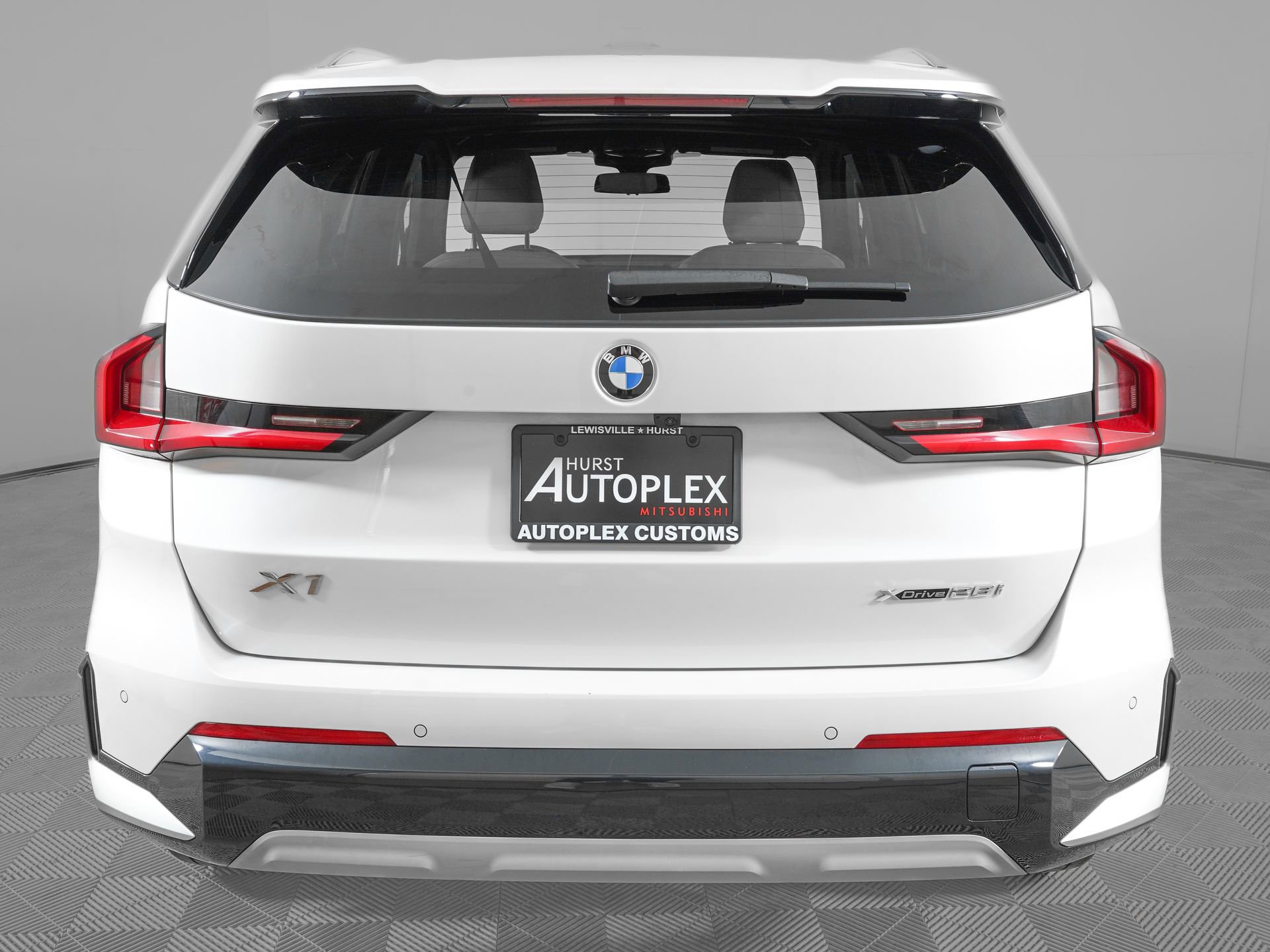 Used 2025 BMW X1 xDrive28i image 6