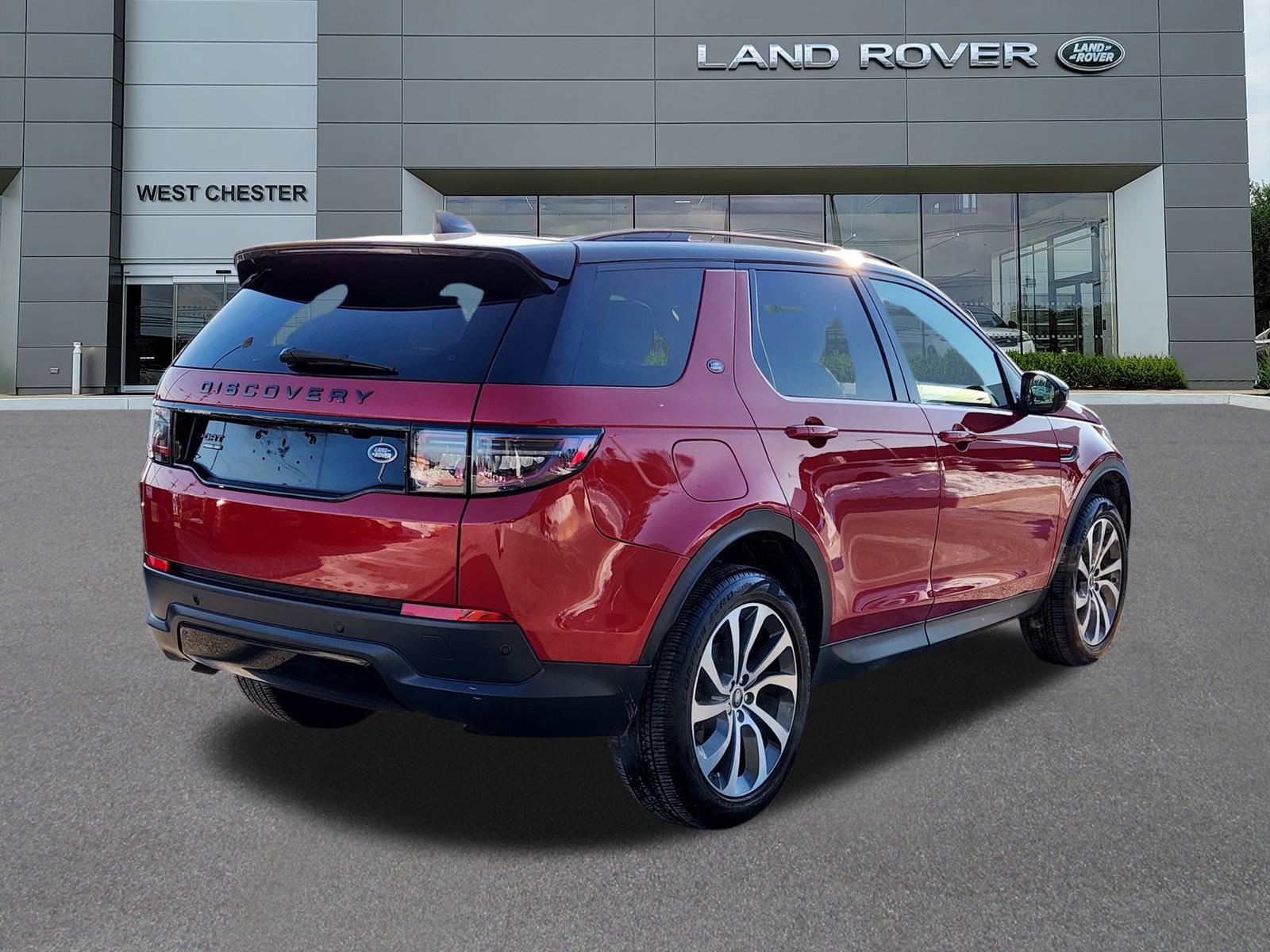 Used 2020 Land Rover Discovery Sport SE image 4
