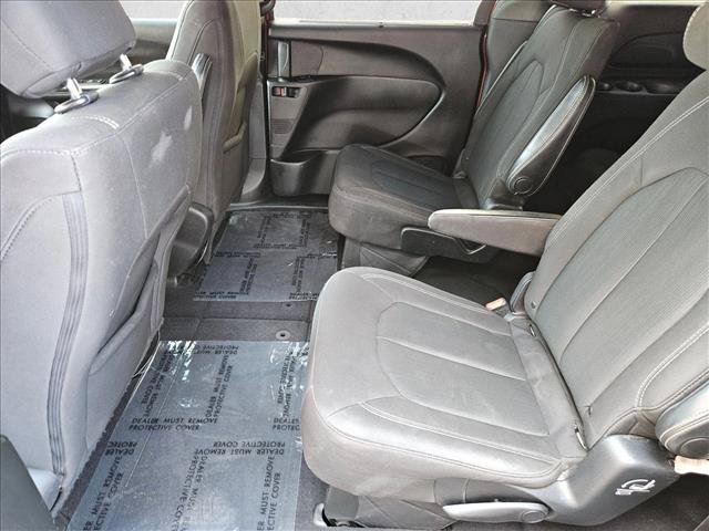 Used 2018 Chrysler Pacifica Touring Plus w/ S Appearance Package FWD image 22
