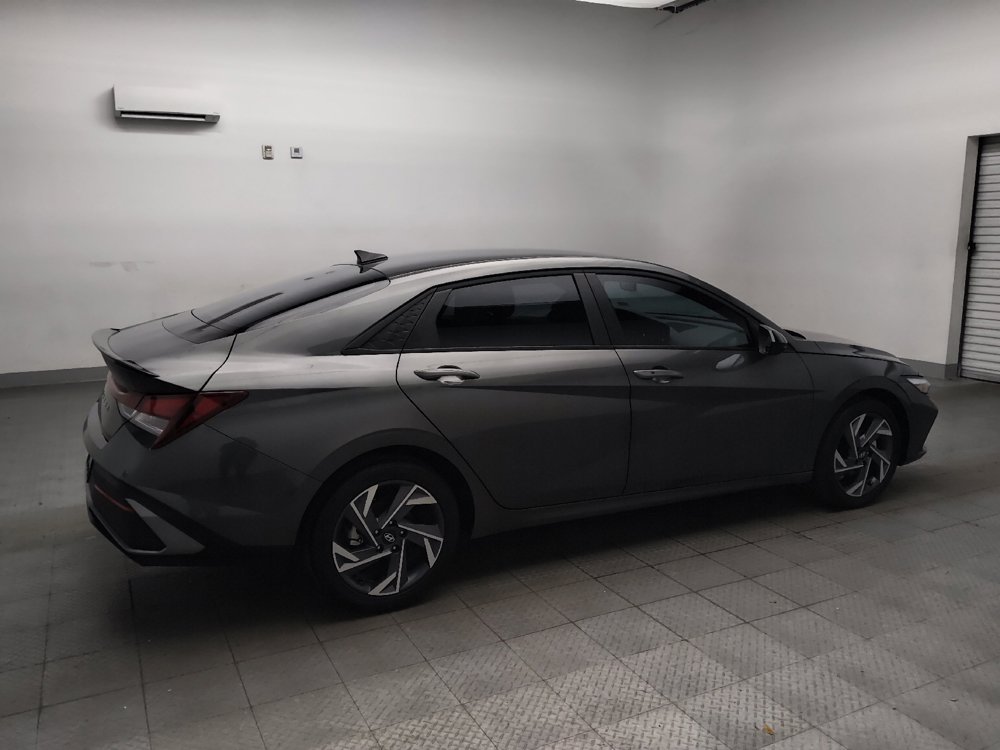 Used 2025 Hyundai Elantra Sport FWD image 10