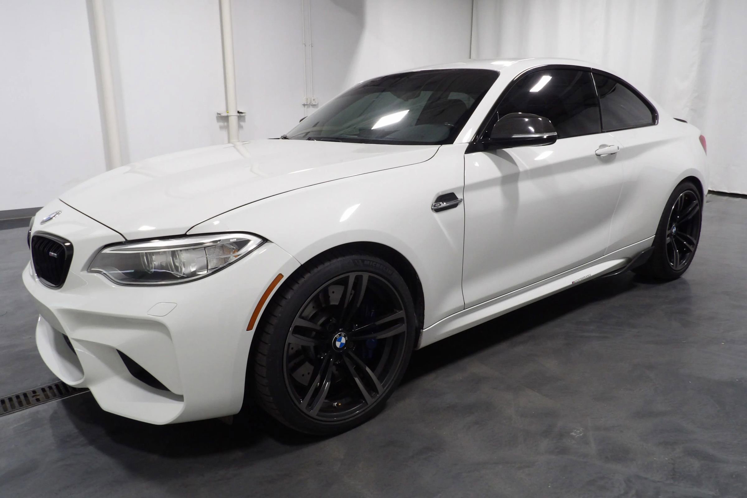 Used 2017 BMW M2 RWD image 4