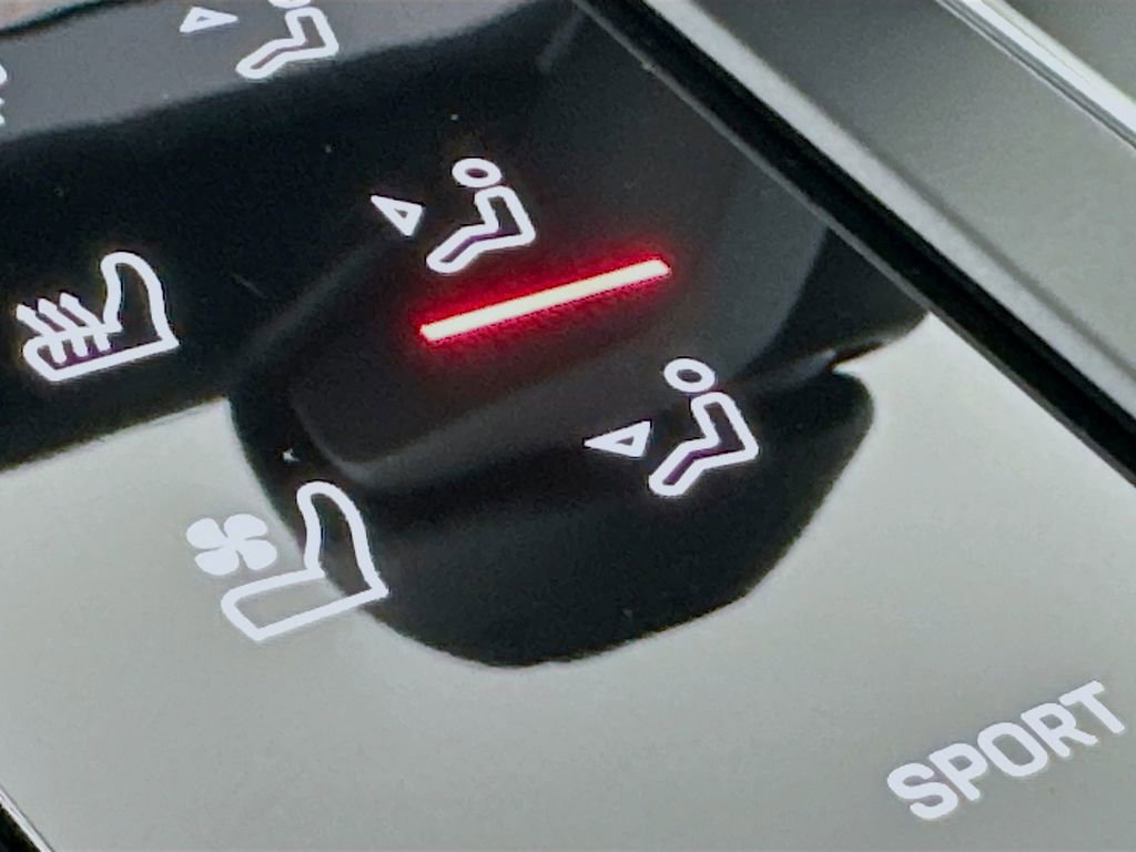 Certified 2026 Porsche Macan image 23