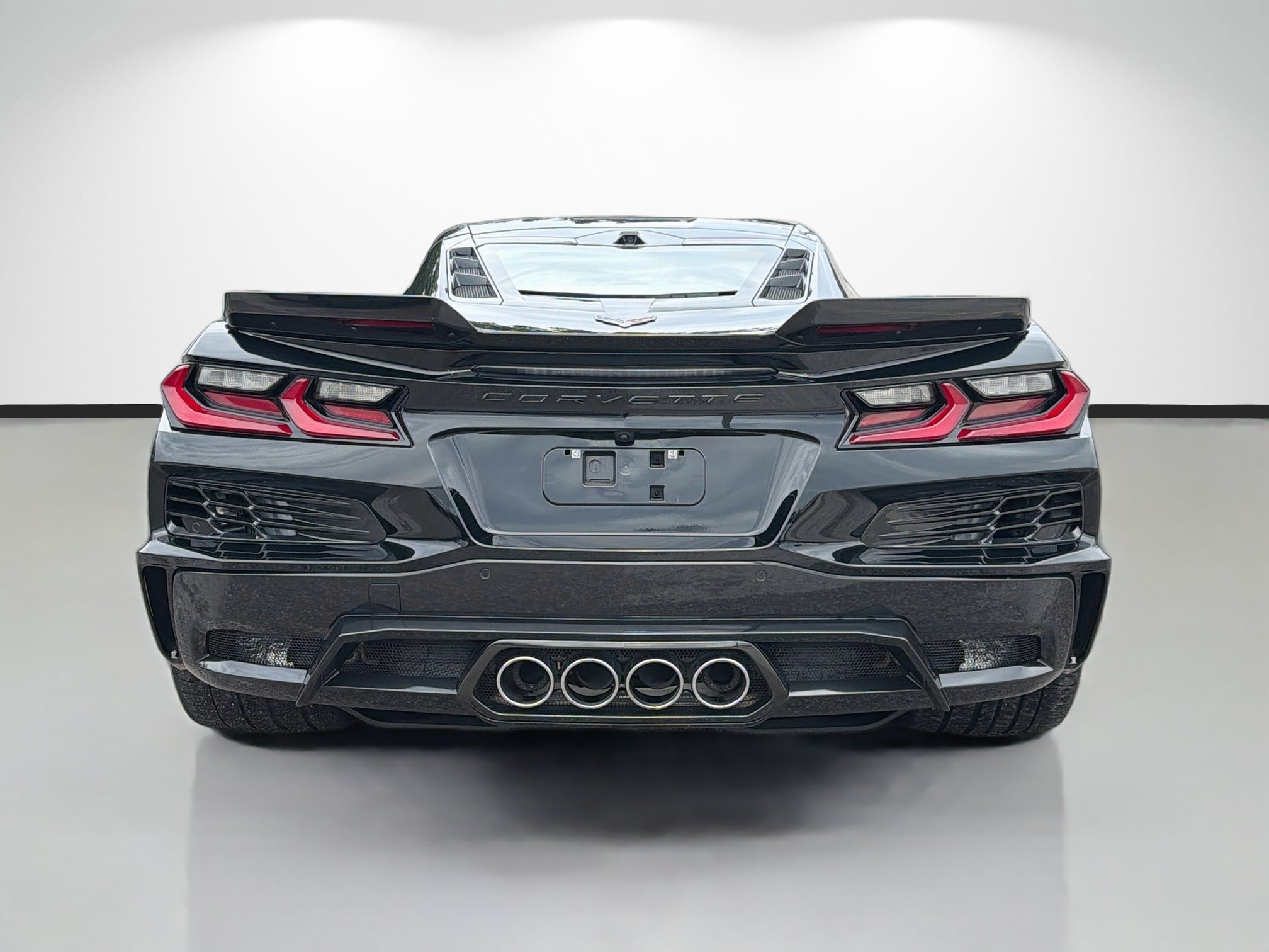 Used 2024 Chevrolet Corvette Z06 w/ Stealth Interior Trim Package RWD image 4