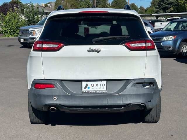 Used 2016 Jeep Cherokee Sport FWD image 4