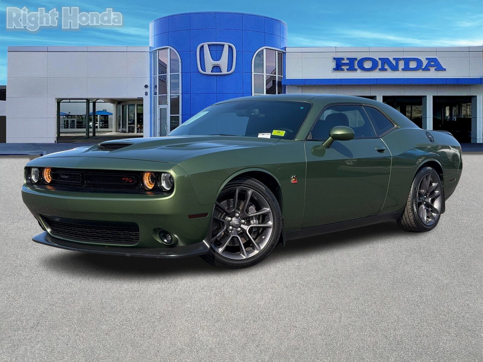 Used 2022 Dodge Challenger R/T Scat Pack w/ Driver Convenience Group image 2