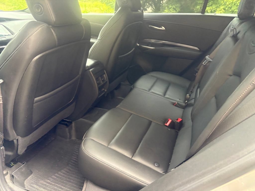 Used 2022 Cadillac XT4 Luxury w/ Trailering Package AWD/4WD image 19