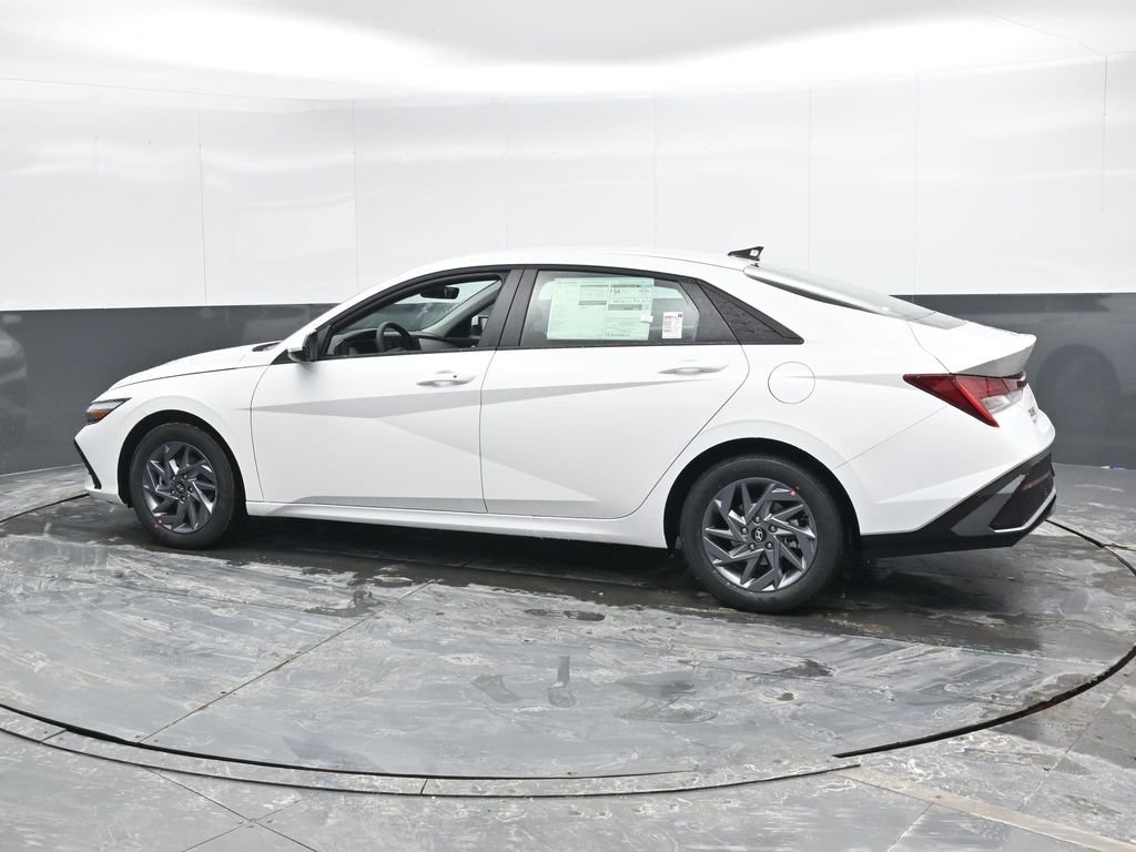 New 2026 Hyundai Elantra Blue image 8