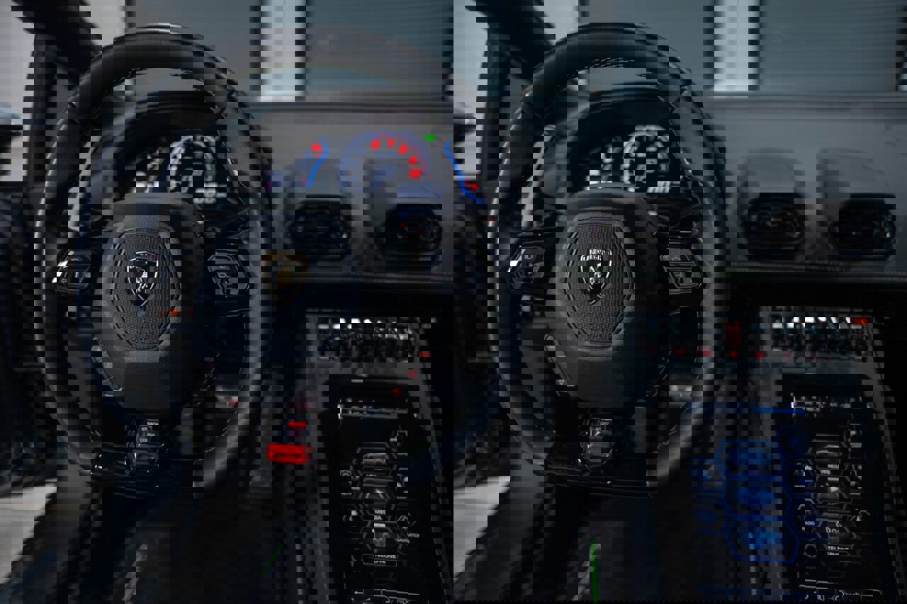 Used 2020 Lamborghini Huracan EVO image 46