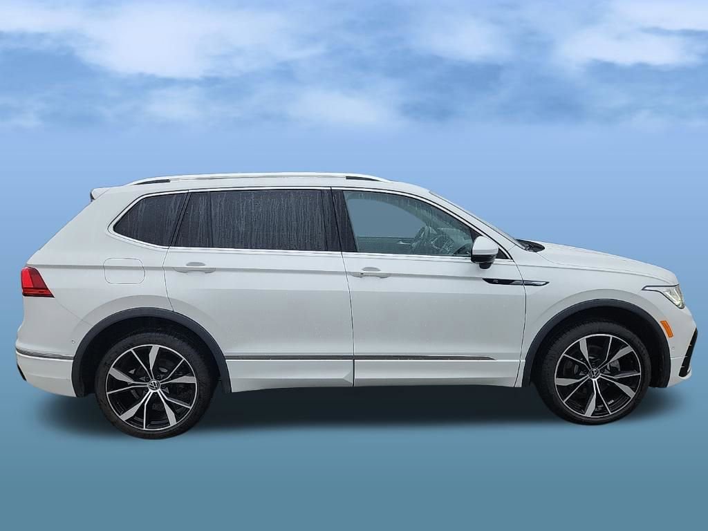 Certified 2024 Volkswagen Tiguan SEL R-Line image 9