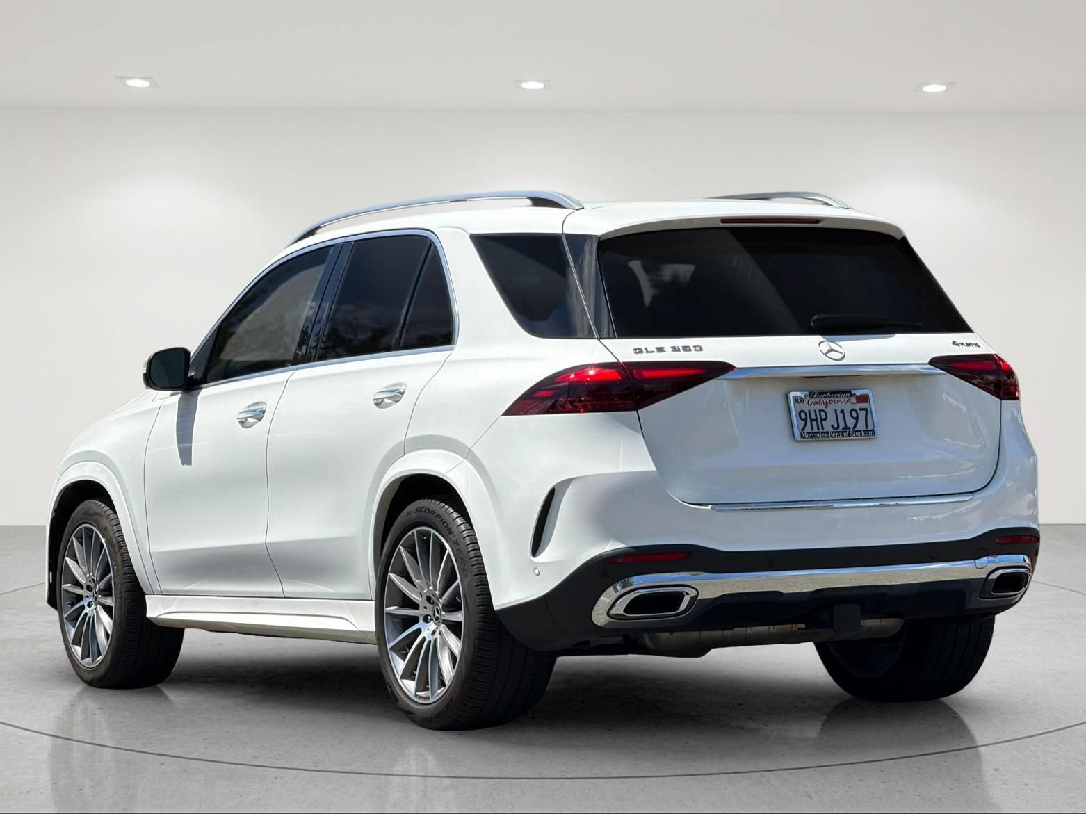 Used 2024 Mercedes-Benz GLE 350 4MATIC image 3