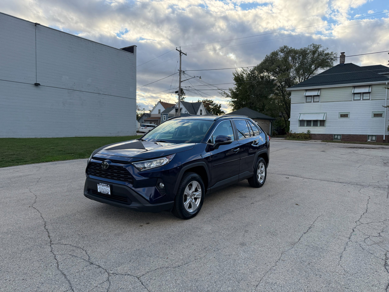 Used 2021 Toyota RAV4 XLE image 3