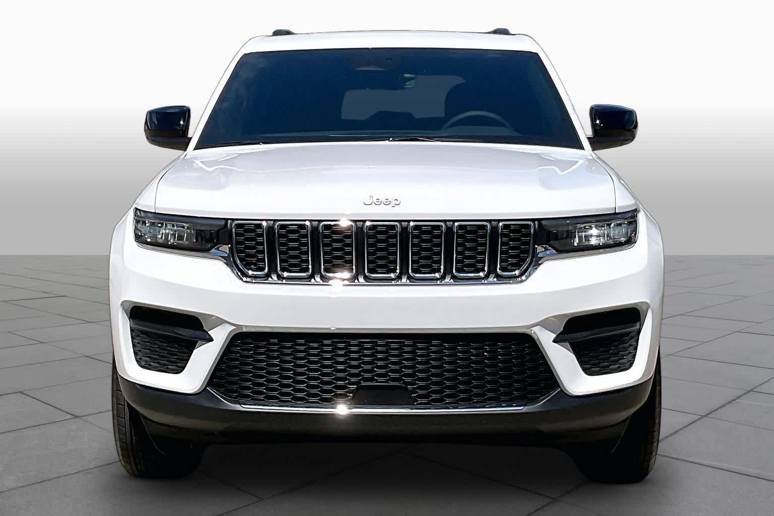 New 2026 Jeep Grand Cherokee Laredo AWD/4WD image 3