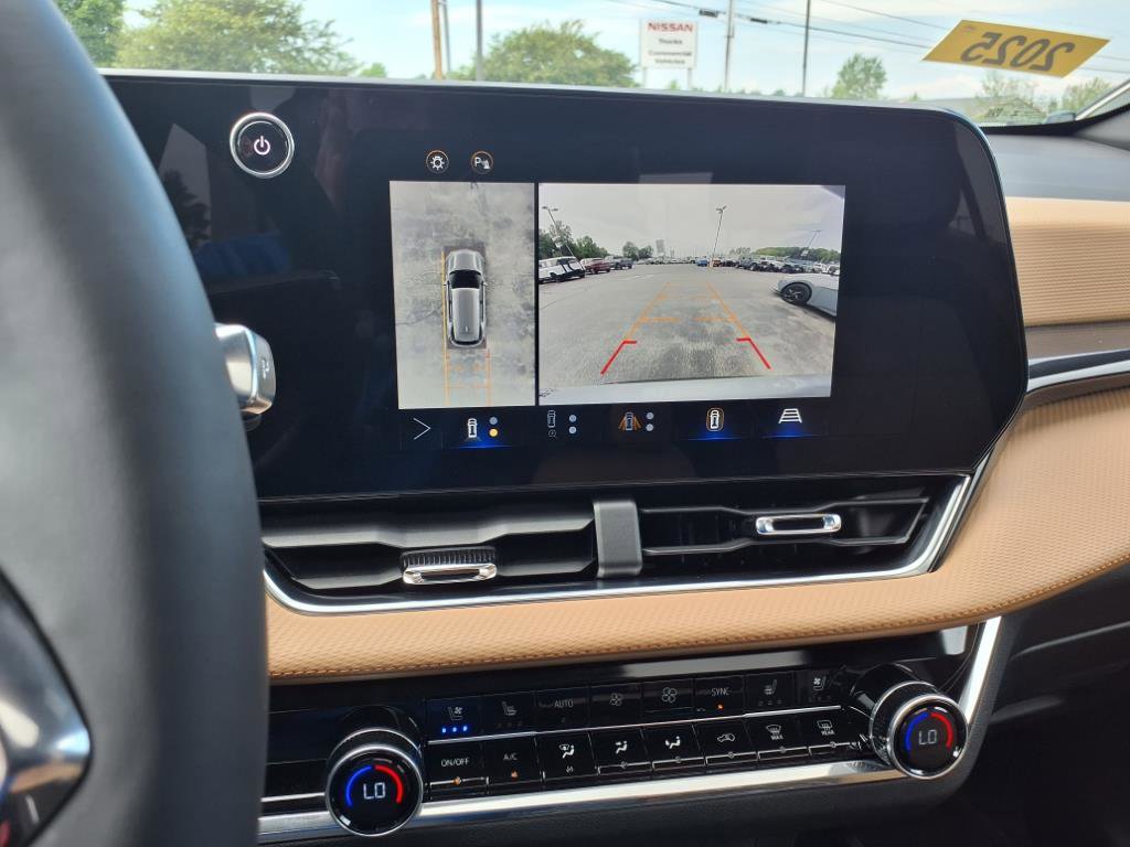 Used 2025 Chevrolet Equinox ACTIV w/ Safety and Technology Package image 11