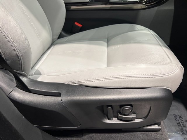 Used 2025 Land Rover Range Rover Velar S image 56