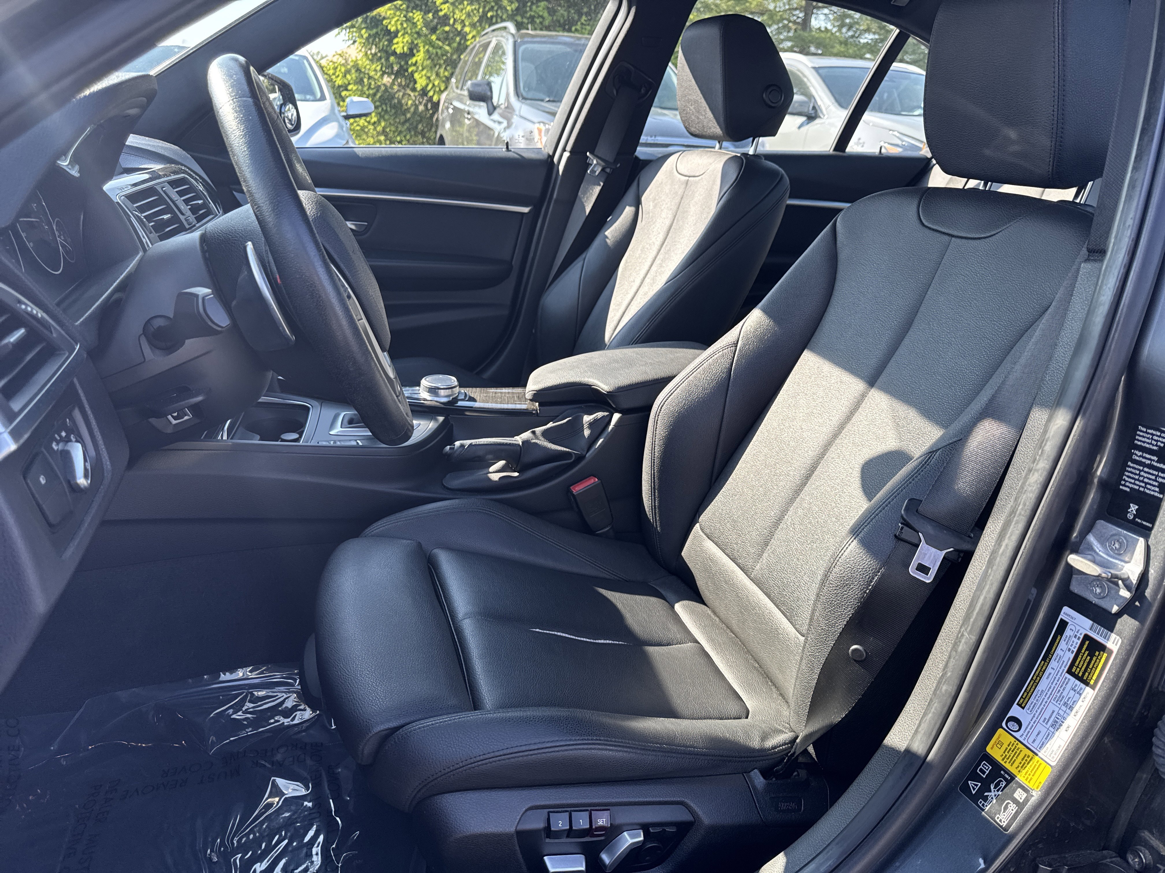 Used 2018 BMW 330i xDrive Sedan w/ Convenience Package AWD/4WD image 16