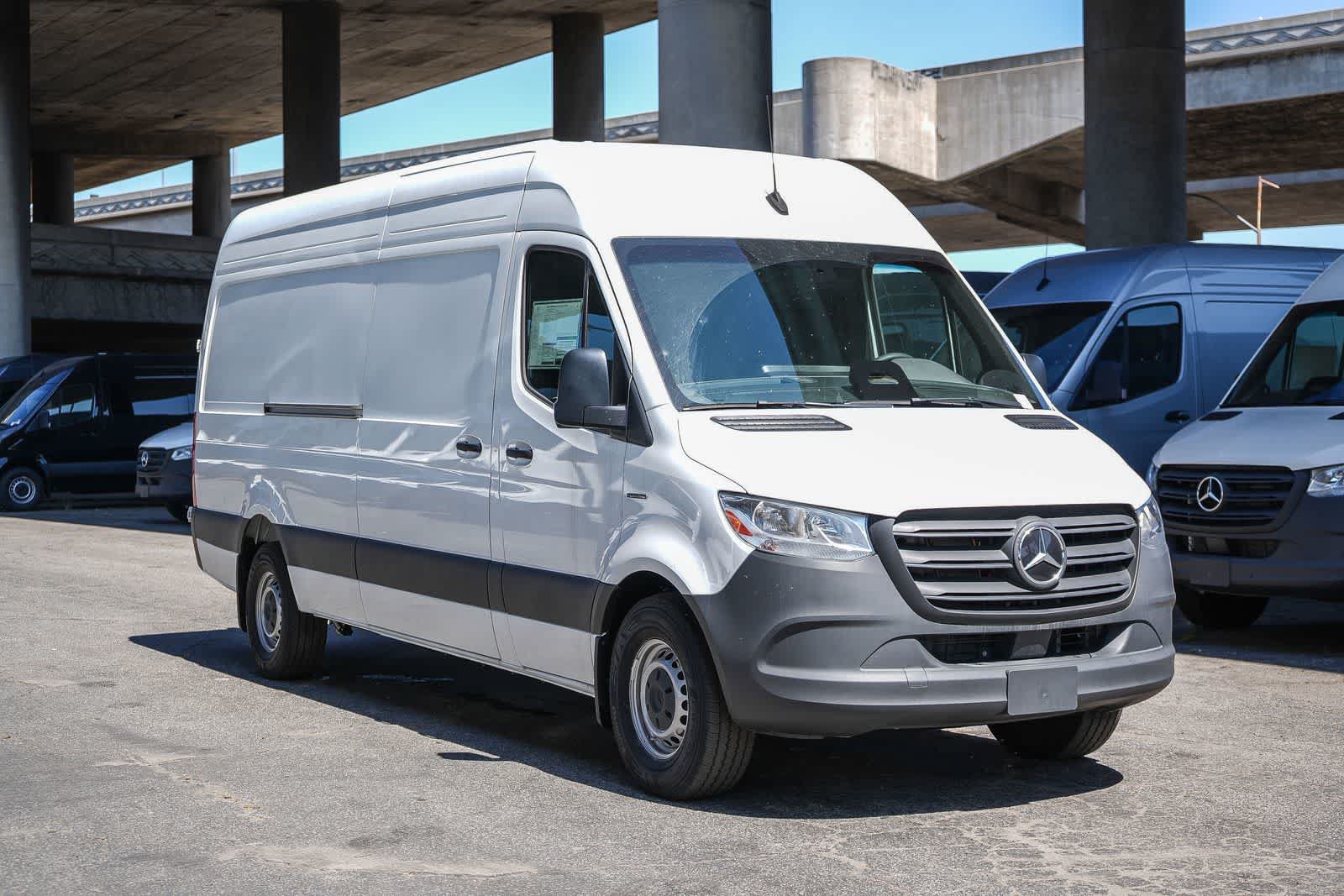 New 2025 Mercedes-Benz eSprinter 170 Cargo image 3