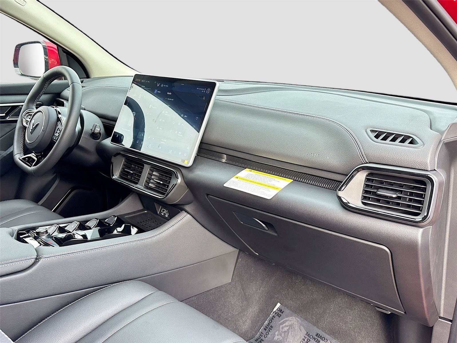 New 2025 VinFast VF 8 Eco AWD/4WD image 28