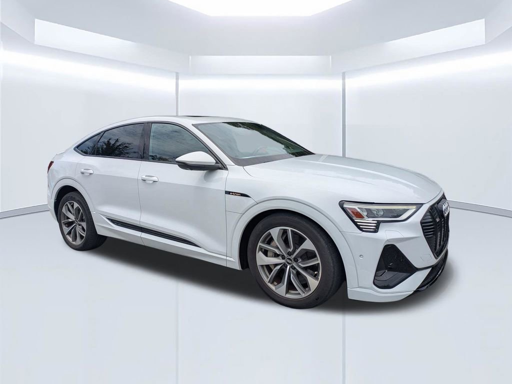 Used 2021 Audi e-tron Premium Plus w/ Premium Plus Package AWD/4WD image 2
