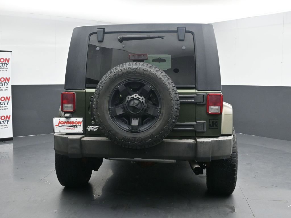 Used 2007 Jeep Wrangler Unlimited Sahara w/ Dual Top Group AWD/4WD image 8