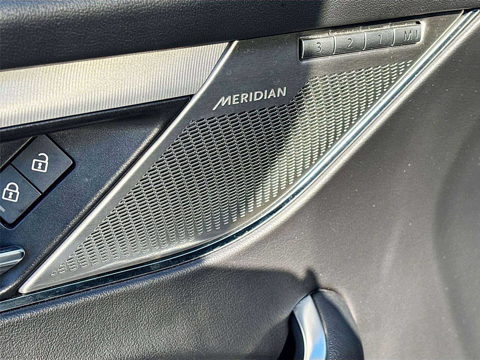 Used 2024 Jaguar F-PACE R-Dynamic S image 21