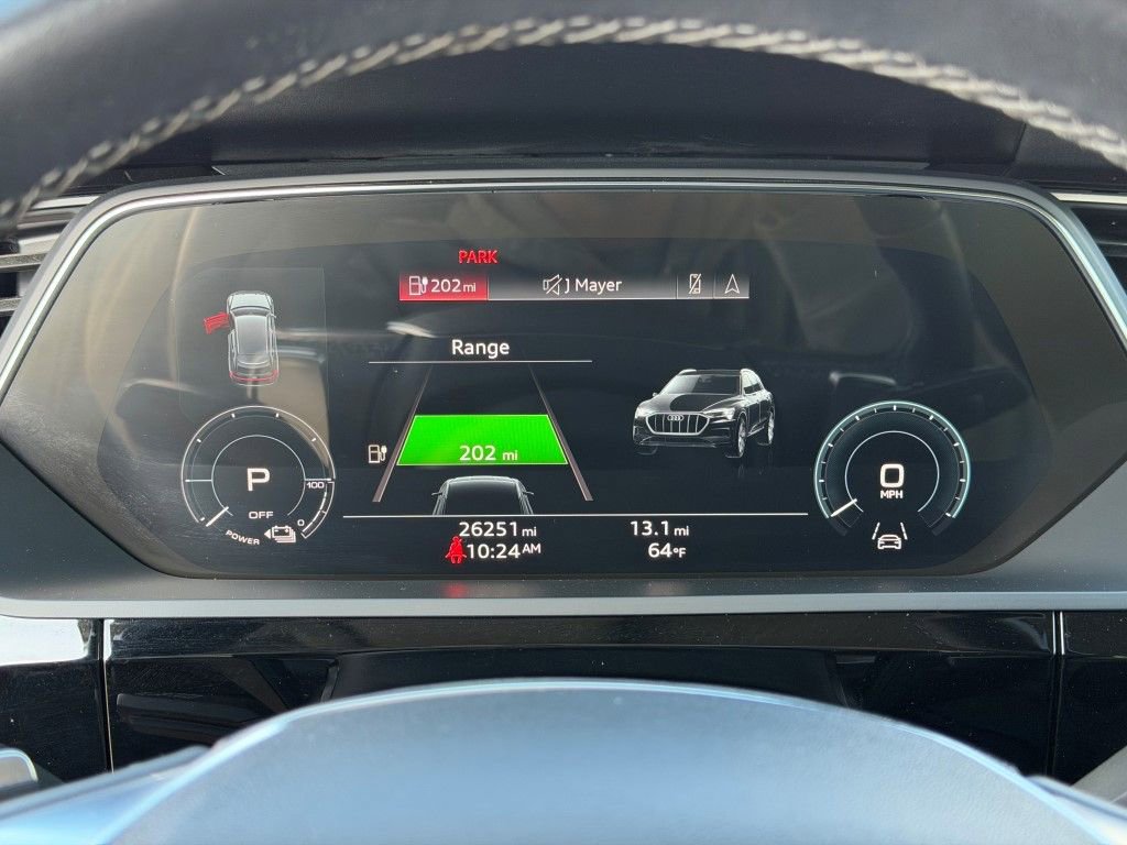 Certified 2022 Audi e-tron Premium w/ Convenience Plus Package image 28