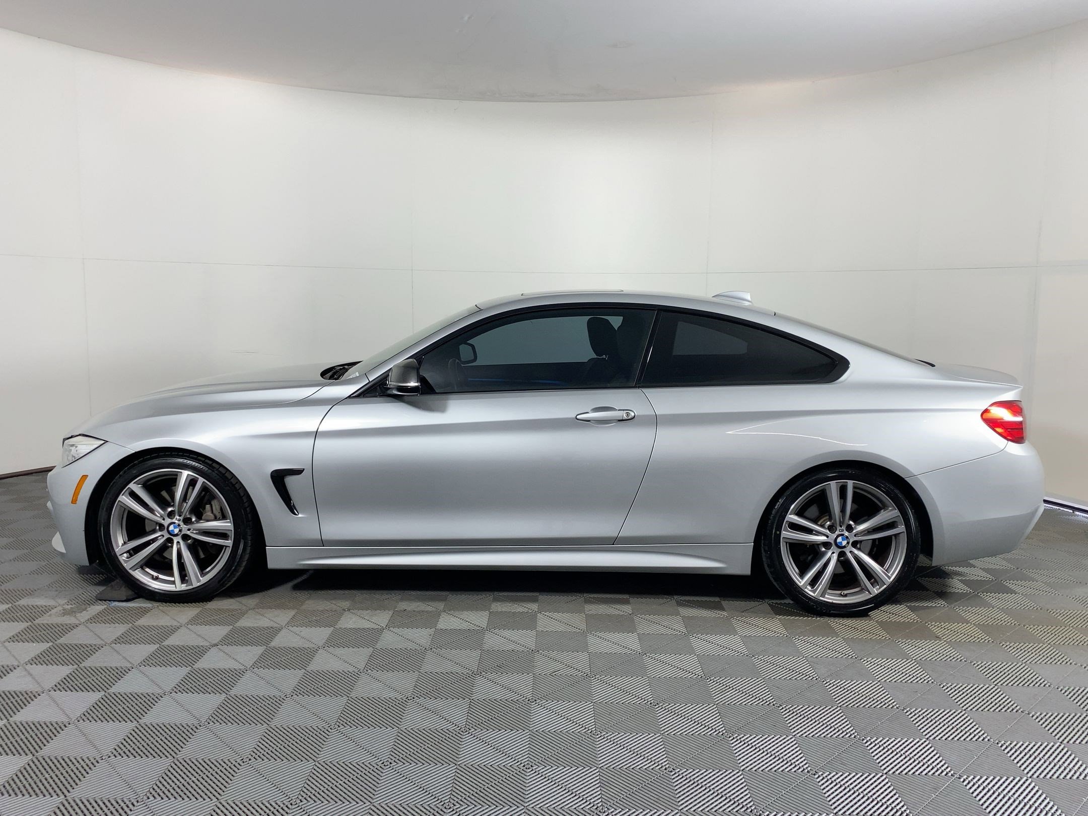 Used 2014 BMW 435i Coupe image 2