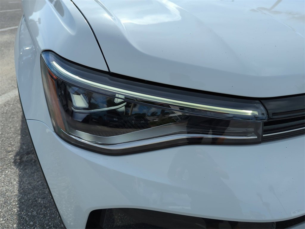 New 2025 Volkswagen Taos SE image 13