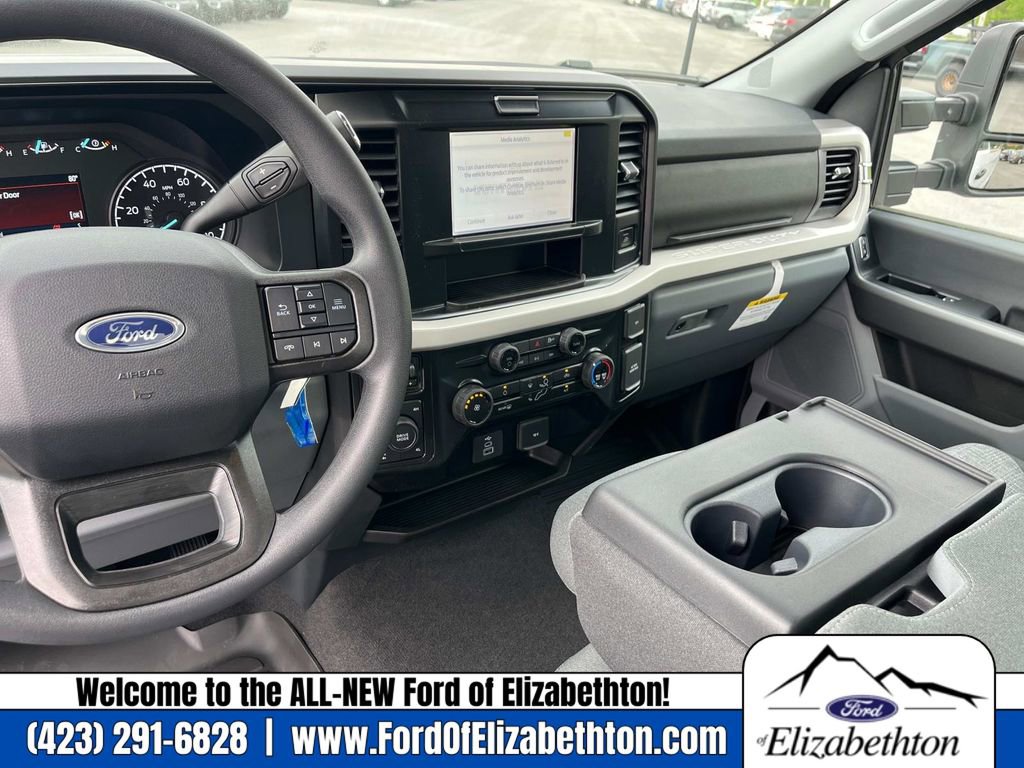 New 2025 Ford F350 XLT image 14