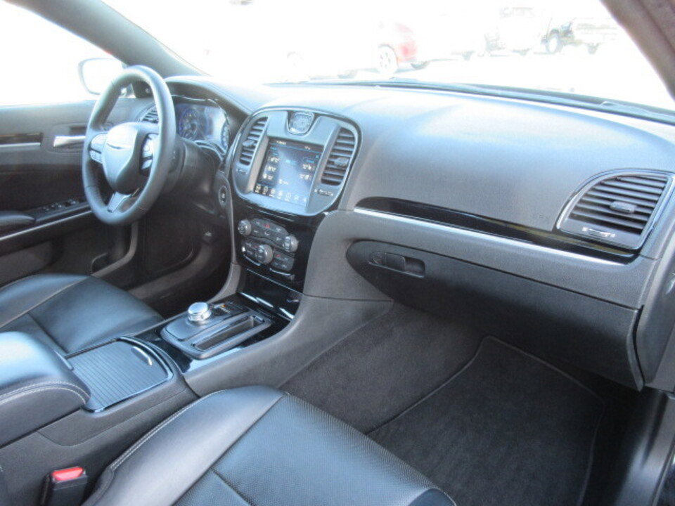 Used 2023 Chrysler 300 S w/ Comfort Group image 31