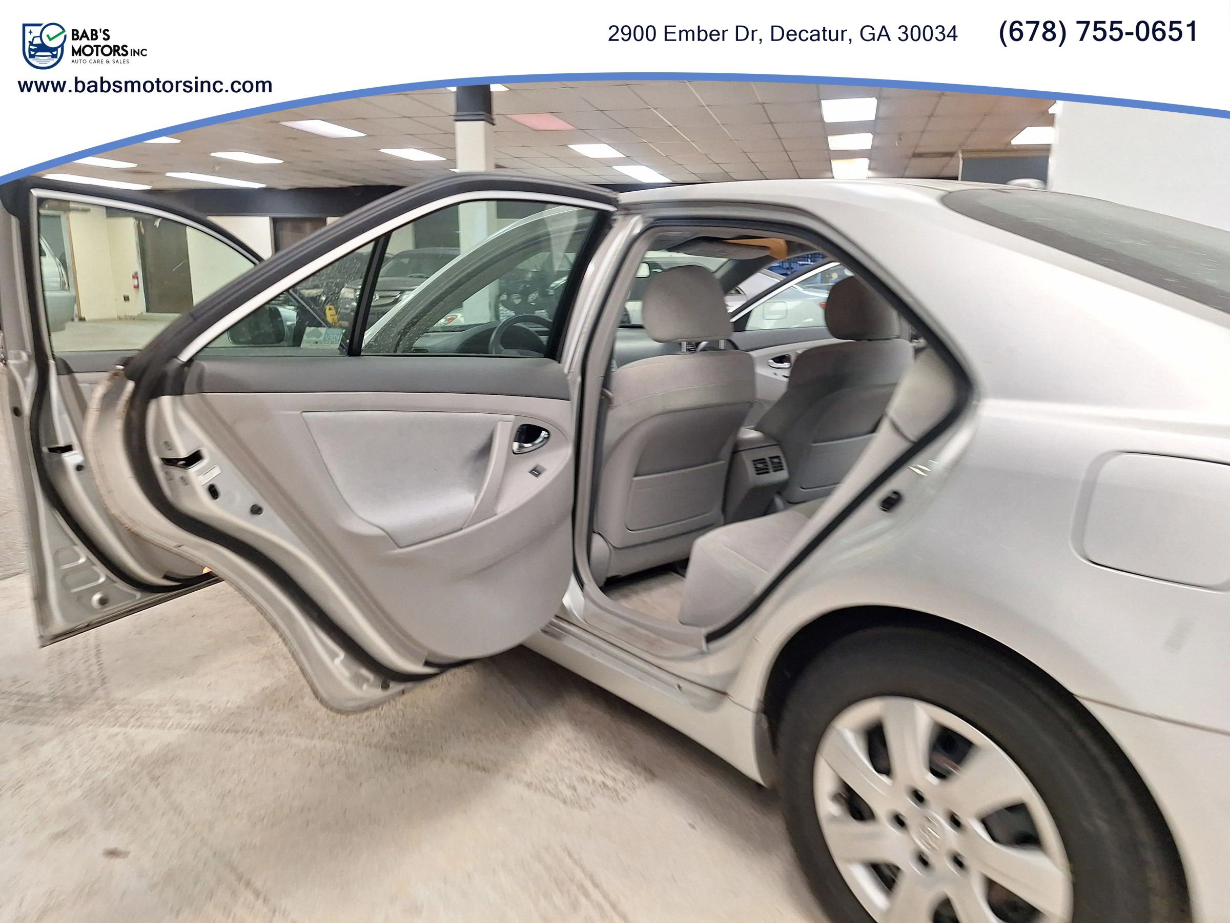 Used 2011 Toyota Camry Hybrid image 11