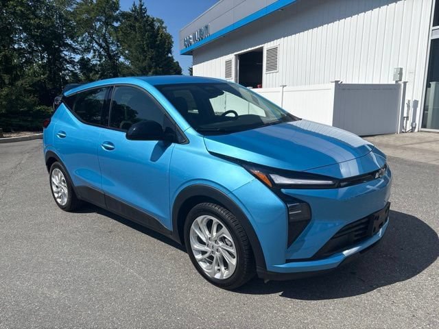 Used 2027 Chevrolet Bolt LT w/ Comfort Package FWD image 4