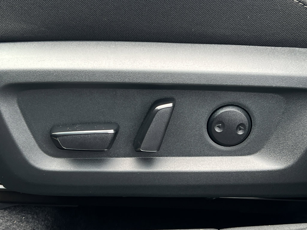 New 2026 Nissan Rogue SV image 12