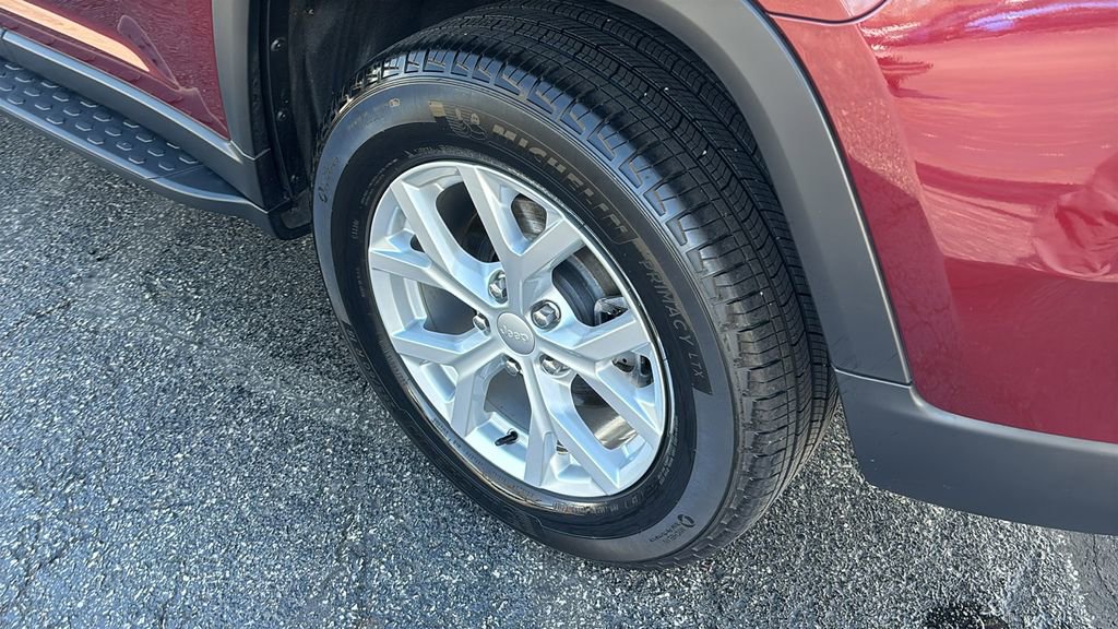 Used 2023 Jeep Grand Cherokee Limited w/ Luxury Tech Group II image 9