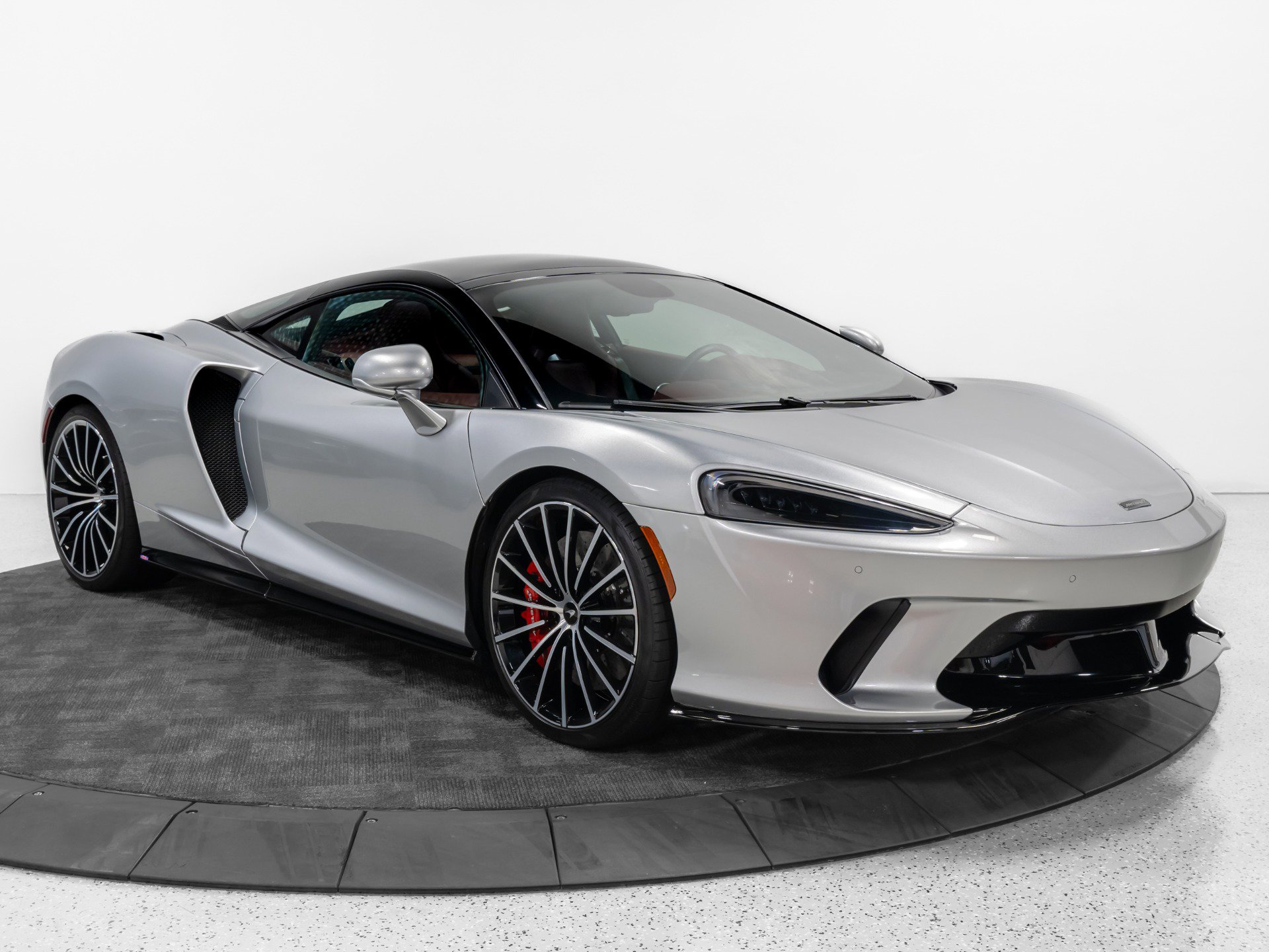 Used 2023 McLaren GT image 11