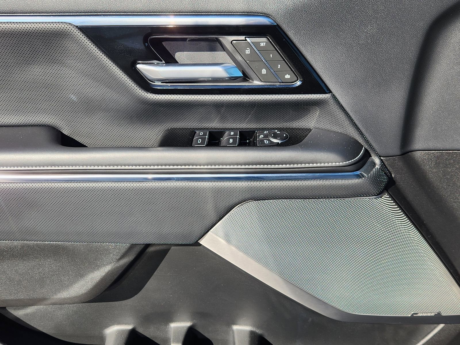 New 2025 GMC Sierra EV Denali AWD/4WD image 25