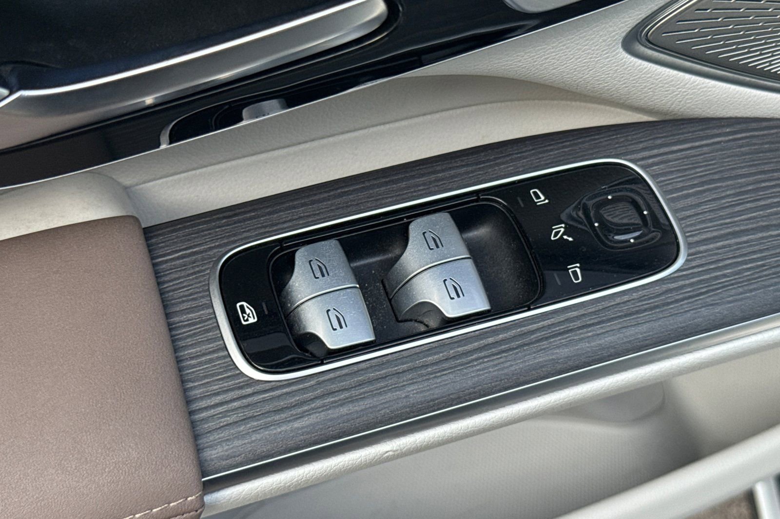 Certified 2023 Mercedes-Benz EQS 450+ SUV image 12