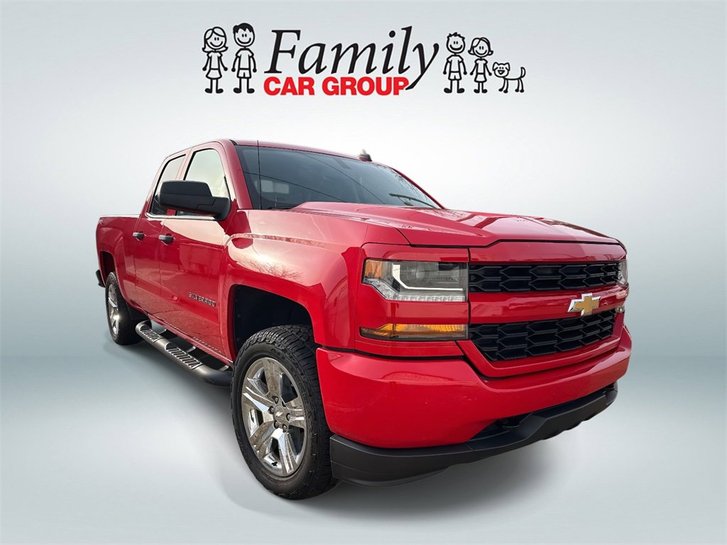 Used 2018 Chevrolet Silverado 1500 Custom w/ Trailering Package image 2