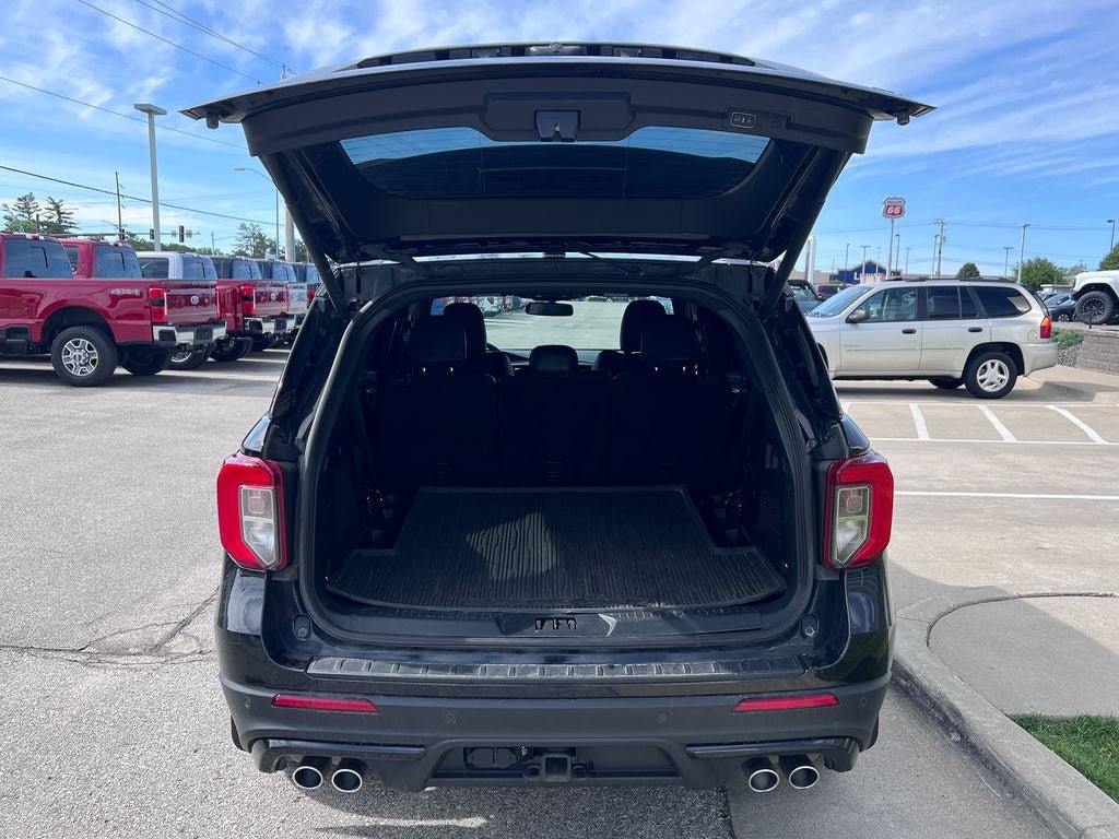 Used 2022 Ford Explorer ST w/ ST Street Pack AWD/4WD image 15