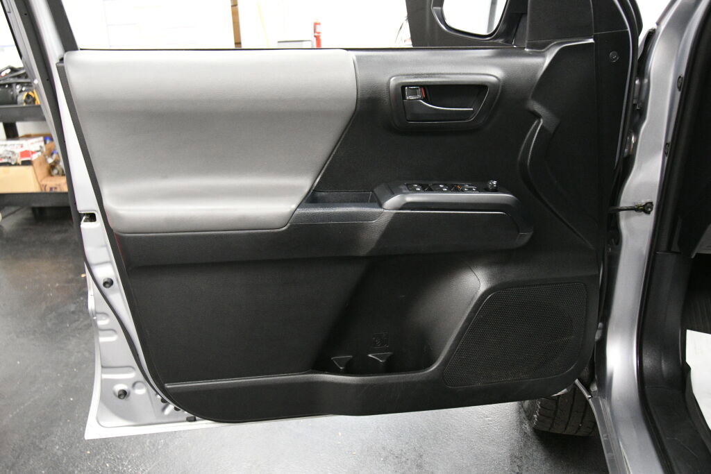 Certified 2019 Toyota Tacoma SR image 11