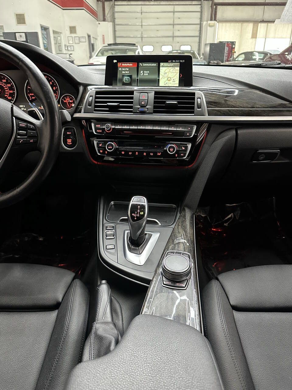 Used 2018 BMW 330i xDrive 330i xDrive AWD 4dr Sedan image 26