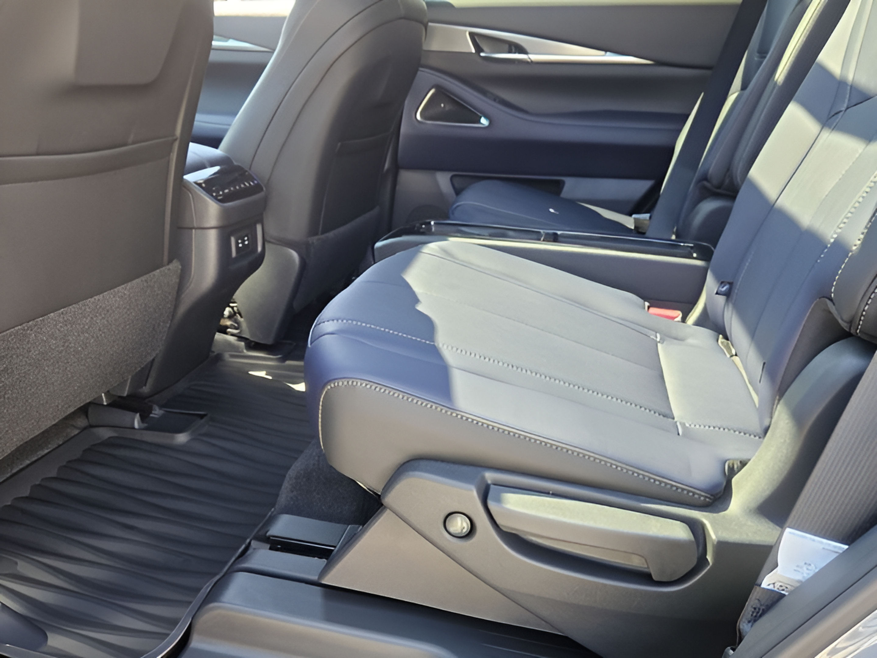 New 2027 INFINITI QX60 Sport w/ Dark Cargo Package AWD/4WD image 10